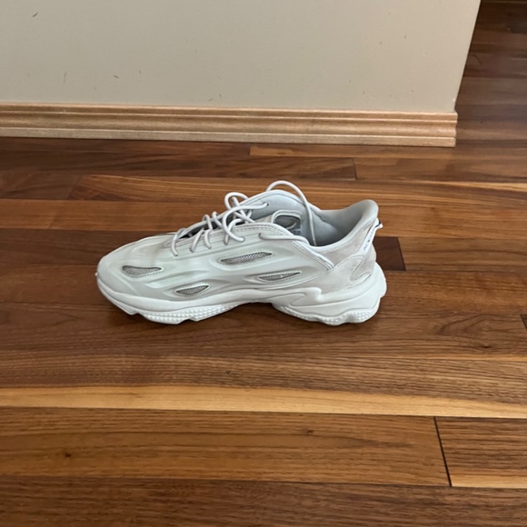 Adidas Ozweego - Picture 4 of 5
